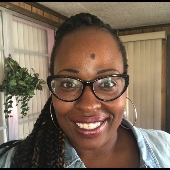 Poshmark profile picture for @meanings